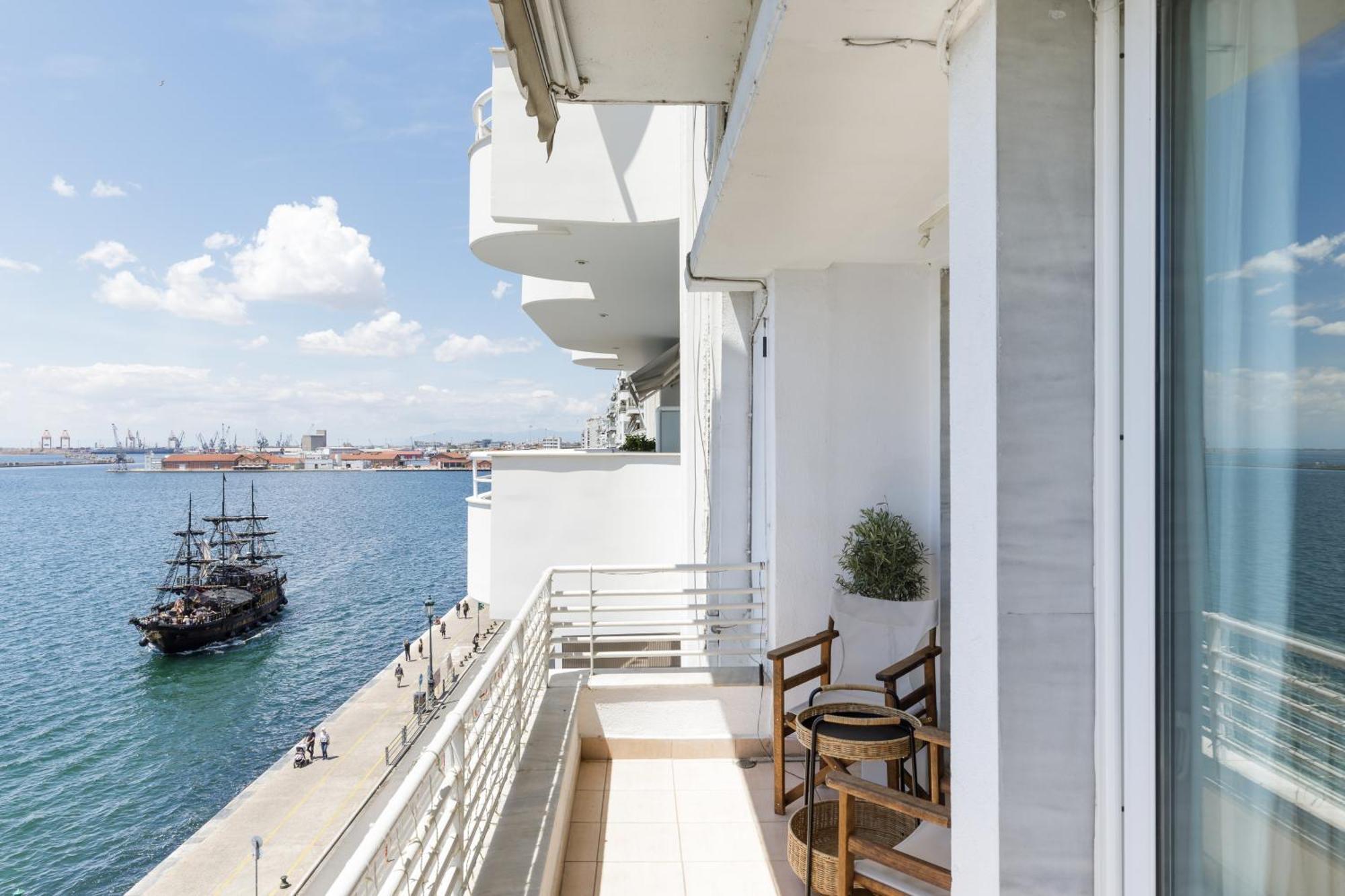 Infinity & Beyond By Halu! - Seafront Apartments Selanik Dış mekan fotoğraf
