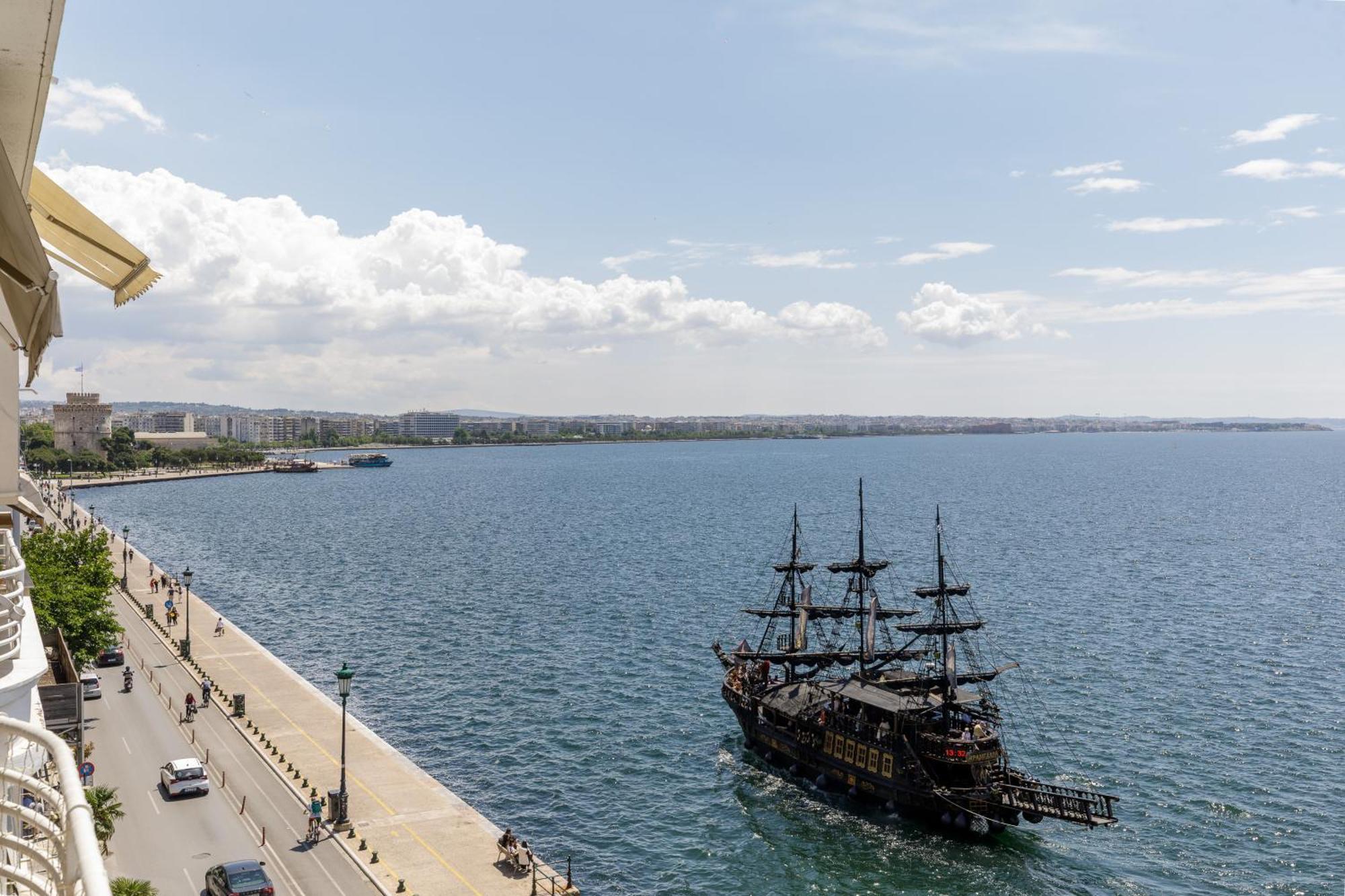 Infinity & Beyond By Halu! - Seafront Apartments Selanik Dış mekan fotoğraf