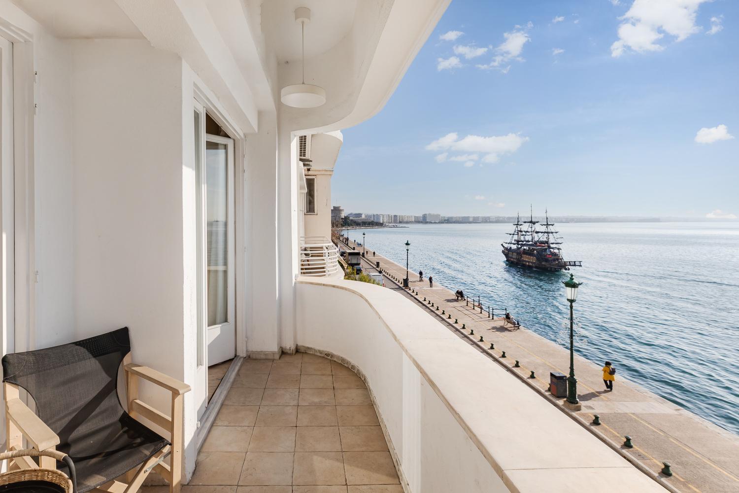Infinity & Beyond By Halu! - Seafront Apartments Selanik Dış mekan fotoğraf